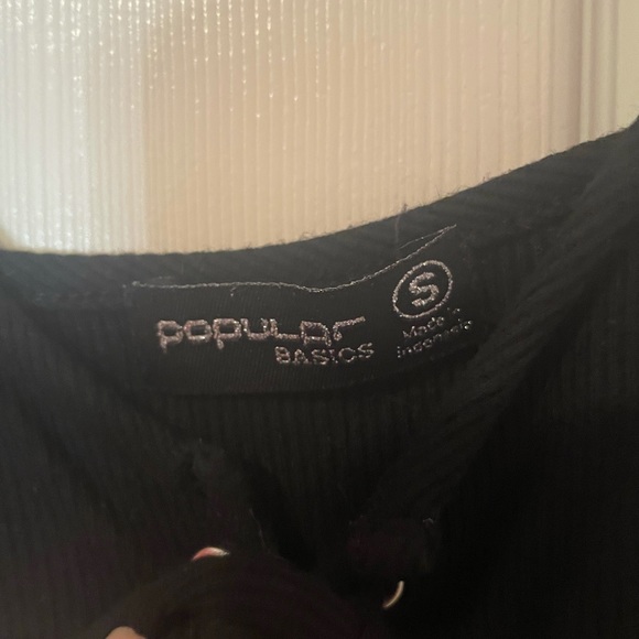 Popular Basics Cropped Tank - Picture 2 of 3